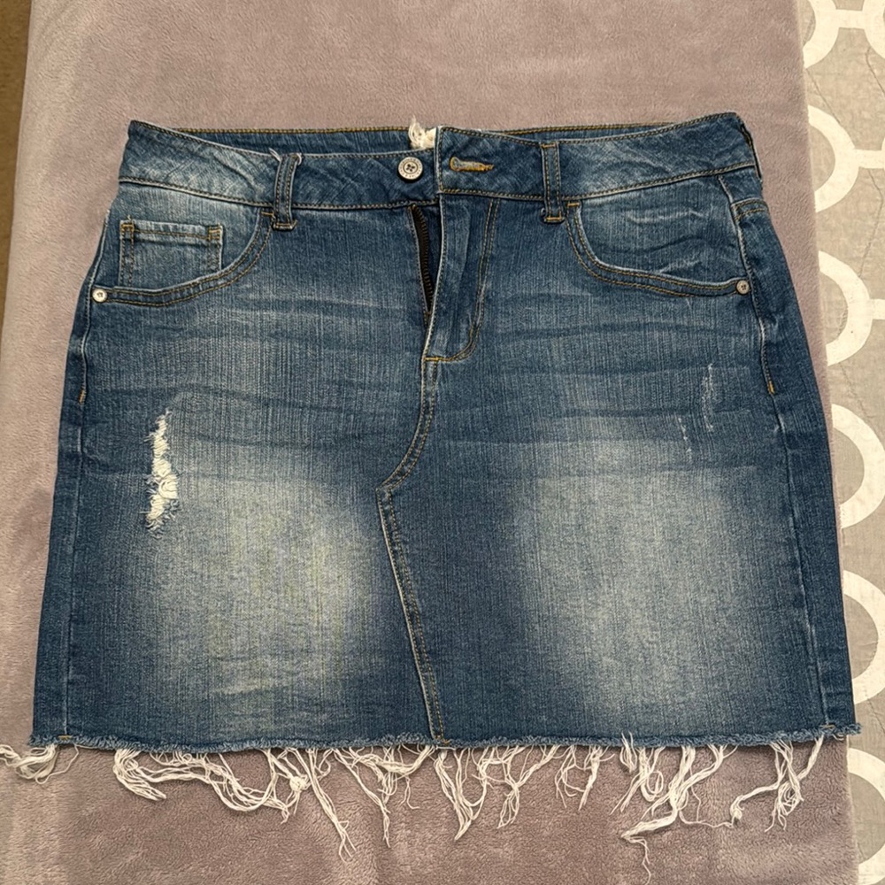 Denim Frayed Hem Skirt